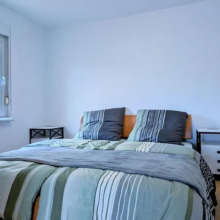 Pension-einfach Uebernacht In Rüdesheim am Rhein