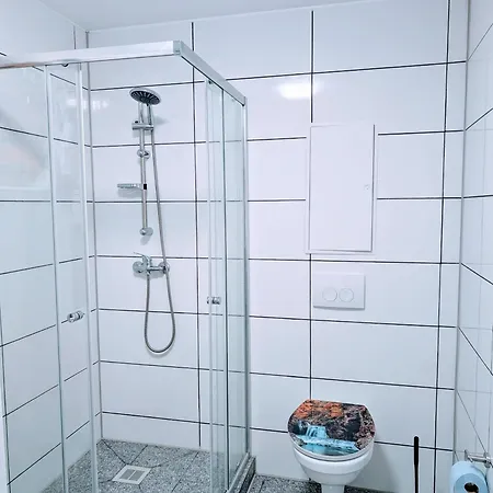 Homestay Pension-Einfach Uebernacht In Ruedesheim Am Rhein