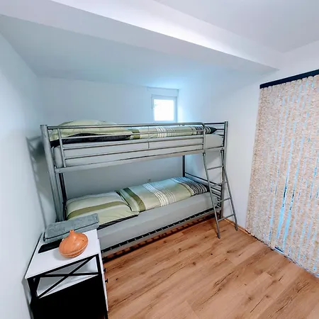 Pension-einfach Uebernacht In Rüdesheim am Rhein